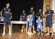 En el acto de clausura del campus del a�o pasado se entregaron diplomas a los ni�os. 