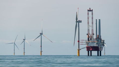 Trabajos de construcción del parque eólico Éoliennes en Mer Iles d´Yeu et de Noirmoutier (EMYN), promovido por Ocean Winds en Francia