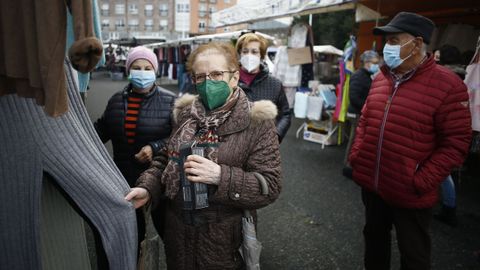 El mercado ambulante de Viveiro recuperó este domingo prácticamente la normalidad tras 20 meses de pandemia