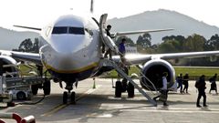 Llegada y salida del primer vuelo de Ryanair a Londres desde Peinador