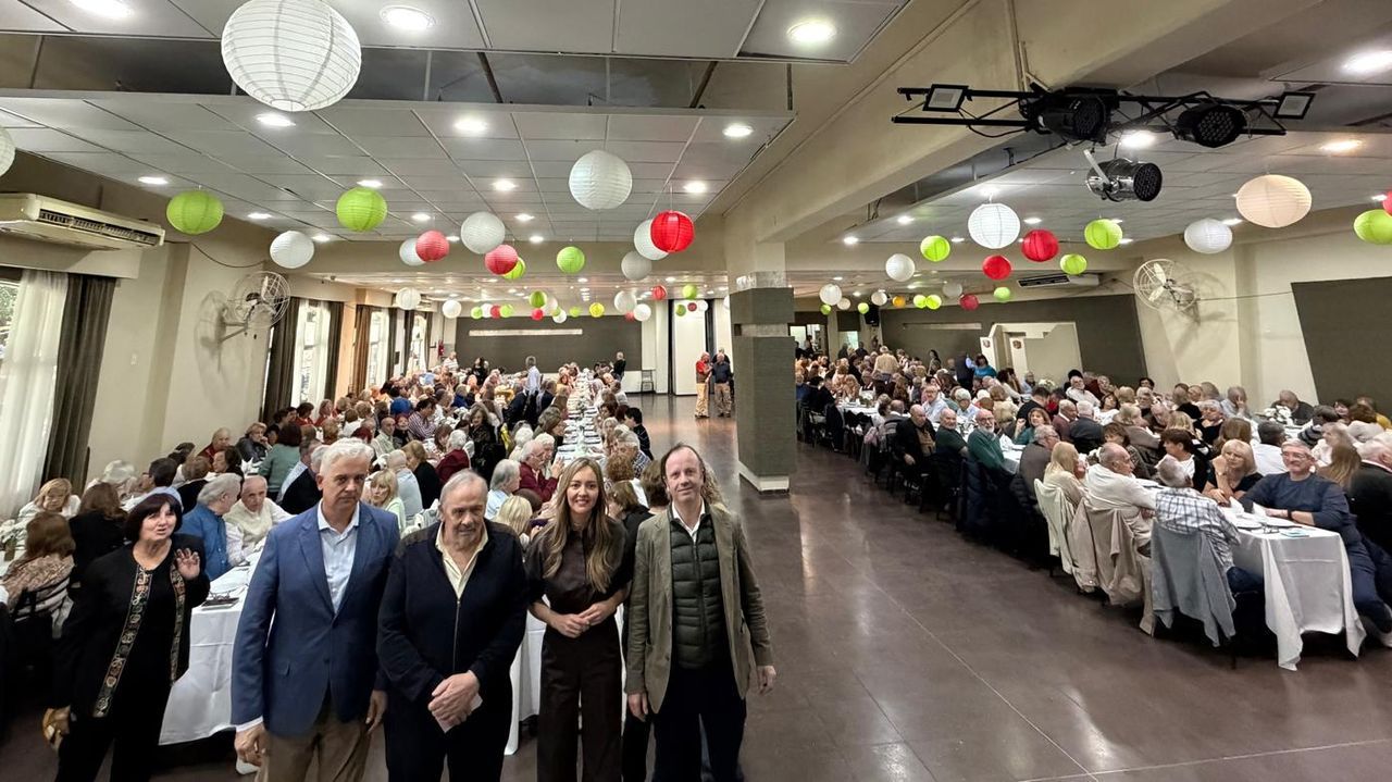 La conselleira Fabiola García se reunió en Argentina con la asociación ABC del Partido de Corcubión