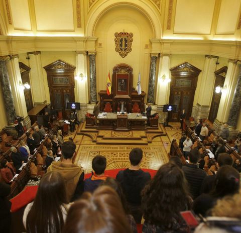 Hasta el d�a 9. El pr�ximo pleno ordinario, en la foto una imagen de la �ltima sesi�n, se celebrar� con una semana de retraso. No est� decidido si en �l se debatir�n las cuentas o se celebrar� una sesi�n extraordinaria. 