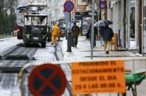Las obras, que realizan en la calzada de n�meros pares, llegaron ayer al cruce con Bispo Doutor Balanz�. 