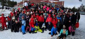 Los vecinos de Dodro disfrutaron de una jornada de nieve este sbado en Cabeza de Manzaneda.