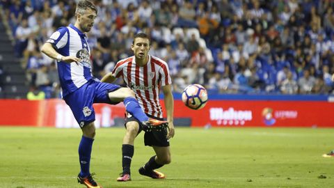 LUISINHO 7. En la primera mitad apenas tuvo protagonismo porque el juego se movi a la otra banda. En la segunda fue de los mejores del Deportivo