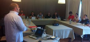El momento del curso que ayer imparti� en Ribadeo el experto Juan Jos� Pi�eiro Filgueira. 