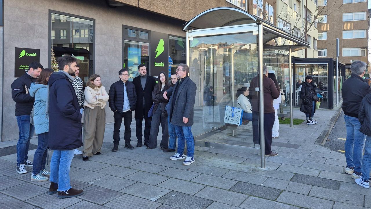 El BNG pide a la Xunta que impida las prioridades de embarque a los autobuses en los trayectos entre A Coruña y que refuerce esta línea