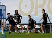 Eduardo Berizzo, durante un entrenamiento con la plantilla en A Madroa. 