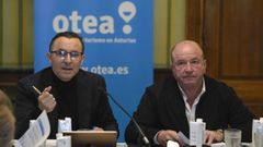 Los vicepresidentes de Otea, Fernando Corral (i) de alojamientos y Javier Mart�nez (d) de hosteler�a; durante la rueda de prensa celebrada este lunes para presentar el informe sobre el comportamiento del sector hotelero en Asturias