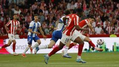 Partido de playoff entre el Real Sporting y el Espanyol