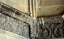 C�mara de videovigilancia en el claustro de la catedral de Santiago que da acceso al archivo, donde se custodia el C�dice.