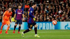 Messi abri� el marcador al transformar un penalti a lo Panenka
