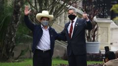 Castillo, con el todav�a presidente de Per�, Francisco Sagasti