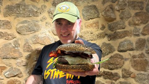 Hermes Castro,  propietario de la hamburgueser�a Hermes Journey