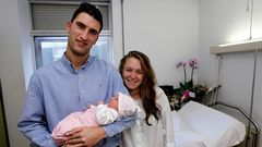 Nieves, el primer beb� que naci� en el 2015 en Galicia