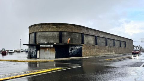 La antigua lonja sirve de almacn para el Servizo de Obras.