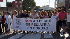 Protesta, en el 2018, contra el traslado de la pediatr�a de Coruxo a Navia