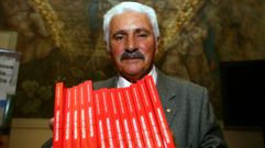 Enrique Mora Morandeira, adem�s de polic�a, era autor de numerosos libros en prosa y en verso. 