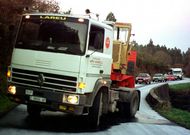 El hielo provoc� accidentes como el de un tr�iler en Zas