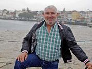 Vicente se acogi� al paro por el desastre del libre marisqueo.