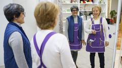 Las costureras ourensanas Gloria �lvarez y Chelo L�pez