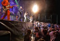 Actuaci�n de la orquesta Panorama, una de las m�s reclamadas, en las fiestas de Mux�a. 