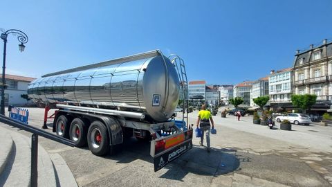 El brote de gastroenteritis oblig a suministrar agua en cisternas el mes de junio en Betanzos