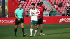 Fabio reclamando una acci�n durante el partido.