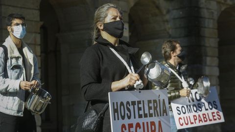 Los hosteleros gallegos recorrieron las calles de Santiago el pasado martes