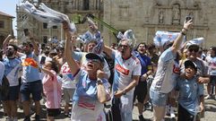 La afici�n del Compos sali� a la calle para celebrar el ascenso.