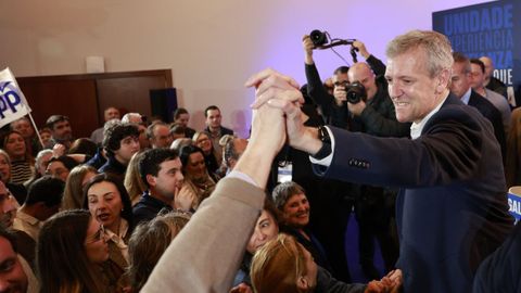 Alfonso Rueda celebra el triunfo de los populares. 