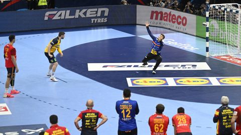 Ekberg decidi� la final con un lanzamiento de siete metros con el reloj a cero