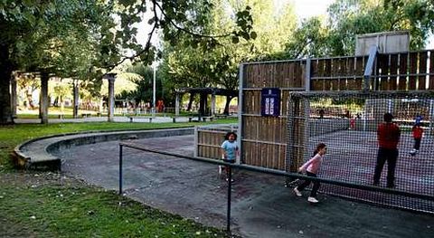 La �ltima actuaci�n consisti� en la mejora perimetral y la pista polideportiva que la Diputaci�n ejecut� en el parque en el 2008.