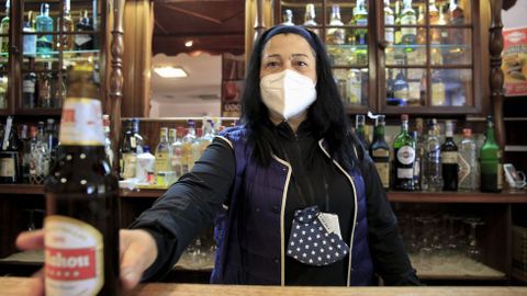 Marinela Taneva volvi� a abrir este martes su bar por primera vez desde que empez� el brote