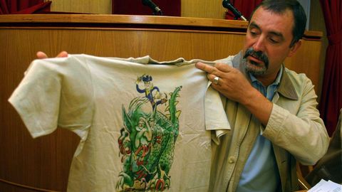 El alcalde de Oleiros, �ngel Garc�a Seoane, en la presentaci�n de una campa�a en el a�o 2004 contra la pol�tica de Israel en Palestina
