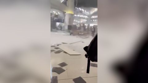 Ataque de los hut�es contra el aeropuerto de Riad