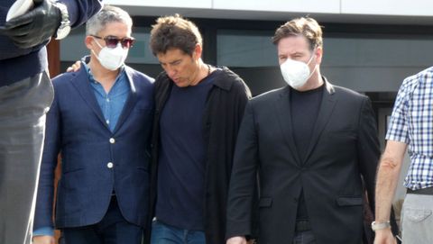 Carlos Latre y Boris Izaguirre junto a Manuel Fuentes