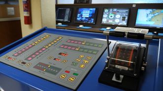 Puente de mando de un barco (imagen de archivo)