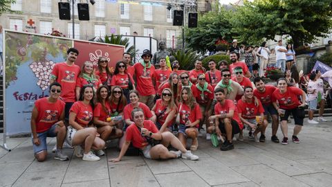 Las pandillas lucieron las camisetas que disearon para esta edicin de la Festa do Pulpo