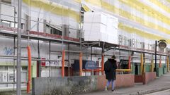 En el barrio de Pelamios los vecinos aseguran que hay al menos cinco viviendas okupadas, de las que una acaba de ser desalojada