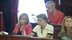 La concejala de Hacienda, Susana Sanjurjo, condujo dos de los asuntos de calado del pleno