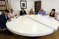 Alberto Pazos con los alcaldes de los cuatro concellos. 