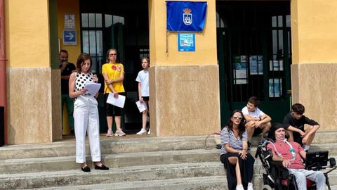 El colegio de Colloto lleva desde hoy el nombre de uno de sus docentes, el exatleta Jos Luis Capitn, ms conocido como Capi y que sufre ELA