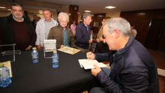 As� foi a presentaci�n do libro �Os acios tardegos� en Ribeira