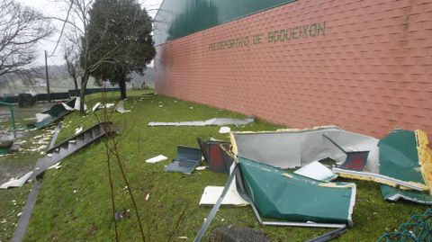 Destrozos en el colegio Antonio Orza Couto de Boqueixón