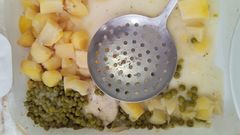 Imagen de uno de los platos servidos en la vivienda de mayores de la Xunta, cuya calidad critican desde hace meses varios residentes