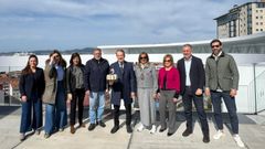 Caballero, junto concejales, sopl� las velas del aniversario.