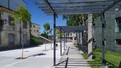 Junto al Auditorio de Vilalba, a la derecha, hay ahora una p�rgola