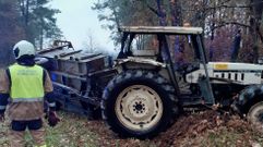 El GES de Bri�n colabor� en el rescate de la persona atrapada bajo el brazo-gr�a del tractor