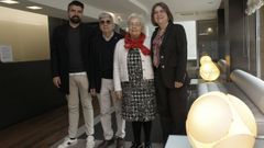 Manuel y Charo, fundadores del Nito, en el centro, flanqueados por sus hijos, Alejandro y Eva